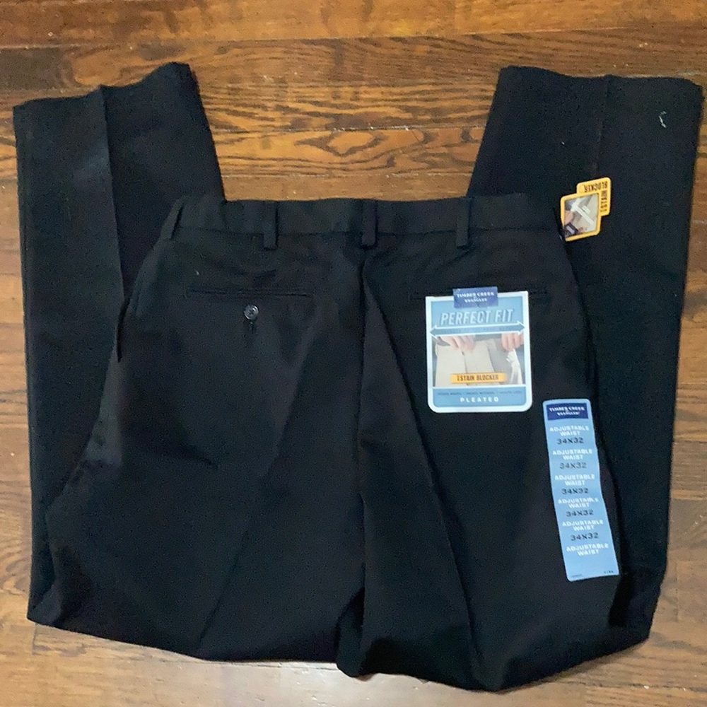Wrangler men’s black pleated pants 34x32